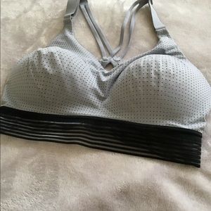 Victoria sport bra: